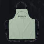 Grüne Hütte mit Liebe Custom Your Kitchen Schürze<br><div class="desc">Lasst uns backen. Passen Sie den Namen auf dieser personalisierten Schürze an. Hier grün gesehen. Stilvolle Typografie-Behandlung. Ermuntern Sie den Süßbäcker in Ihrem Leben mit einem besonderen Geschenk. Ideal, um diese Weihnachtskekse zu backen. Enthält die Worte "Hausgemacht mit Liebe" für eine einzigartige Schürze. Überlegen Sie, diese Schürze auch in einem...</div>