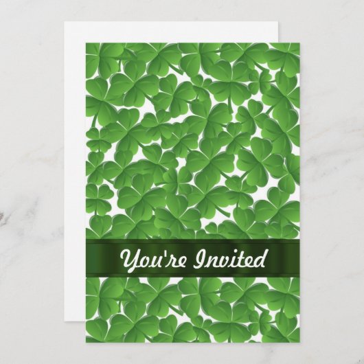 Grüne irische Kleeblätter personalisiert Einladung (Vorne/Hinten)