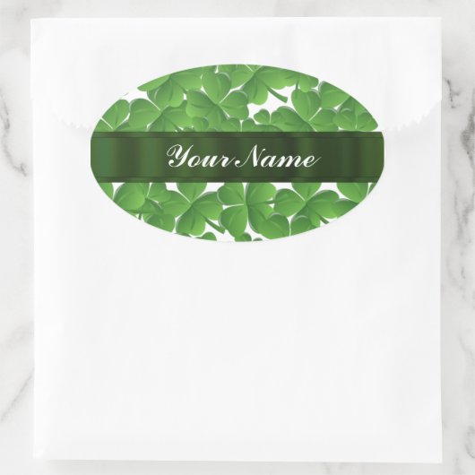 Grüne irische Kleeblätter personalisiert Ovaler Aufkleber (Tasche)