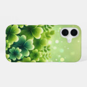 GRÜNE IRISCHE ÜBERSCHREITENDE KLEEBLÄTTER iPhone 16 HÜLLE (Rückseite (Horizontal))
