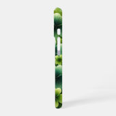 GRÜNE IRISCHE ÜBERSCHREITENDE KLEEBLÄTTER iPhone 16 HÜLLE (Linke Seite)