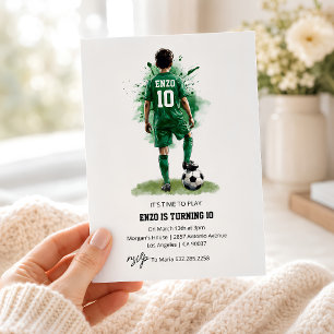Grüne Jersey-Jungen-Rückansicht Fußball-Geburtstag Einladung