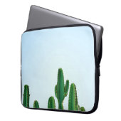 Grüne Kakteen-Pflanze im weißen Hintergrund Laptopschutzhülle (Vorderseite Links)