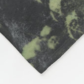 Grüne Kaktus auf gelbem Hintergrund Fleecedecke (Ecke)