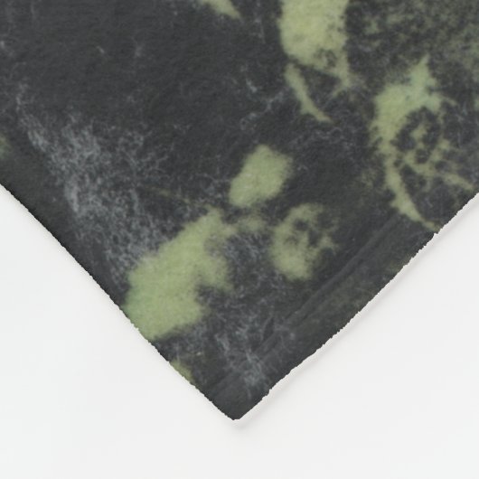 Grüne Kaktus auf gelbem Hintergrund Fleecedecke (Ecke)