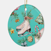 Grüne Kekse am Weihnachtssee Skate Keramik Ornament (Links)