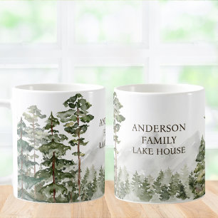 Grüne Kiefernwald-Familien-Seehäuschen-Hütte Kaffeetasse