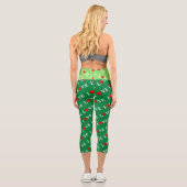 Grüne klassische Liebe Herzstück Elegante Wälder G Capri Leggings (Rückseite)