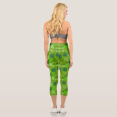 Grüne Klee, Glücksklamotten, St. Patrick's Day Capri Leggings (Rückseite)