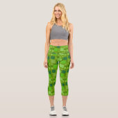 Grüne Klee, Glücksklamotten, St. Patrick's Day Capri Leggings (Vorderseite)