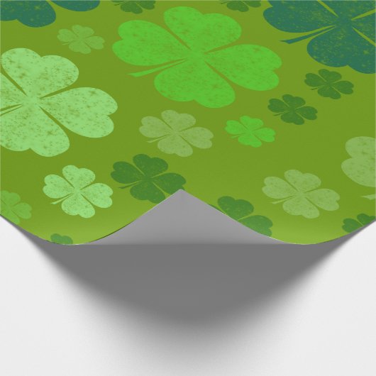 Grüne Klee, Glücksklamotten, St. Patrick's Day Geschenkpapier (Ecke)