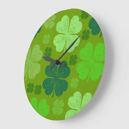 Grüne Klee, Glücksklamotten, St. Patrick's Day Große Wanduhr (Winkel)