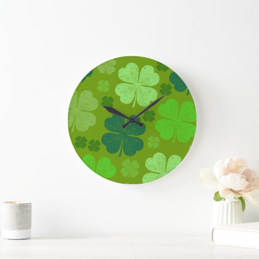 Grüne Klee, Glücksklamotten, St. Patrick's Day Große Wanduhr (Zuhause)