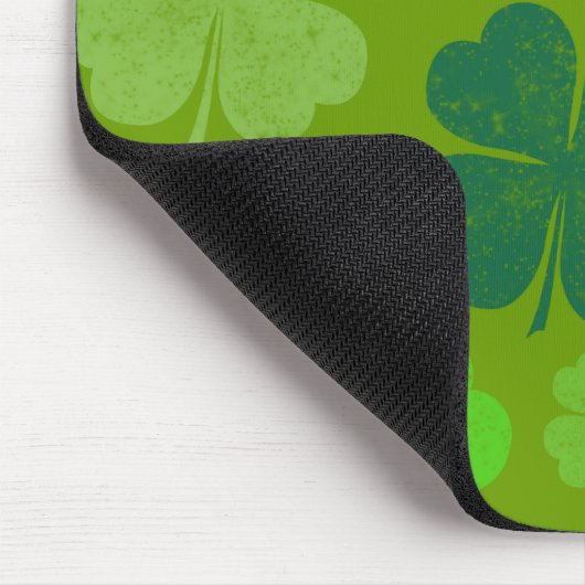 Grüne Klee, Glücksklamotten, St. Patrick's Day Mousepad (Ecke)