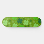 Grüne Klee, Glücksklamotten, St. Patrick's Day Skateboard (Horizontal)