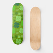 Grüne Klee, Glücksklamotten, St. Patrick's Day Skateboard (Vorderseite)