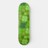 Grüne Klee, Glücksklamotten, St. Patrick's Day Skateboard (Vorderseite)