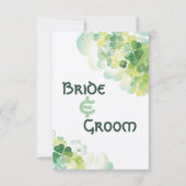 Grüne Klee und Schmetterlingecken Save the Date Einladung (Vorderseite)