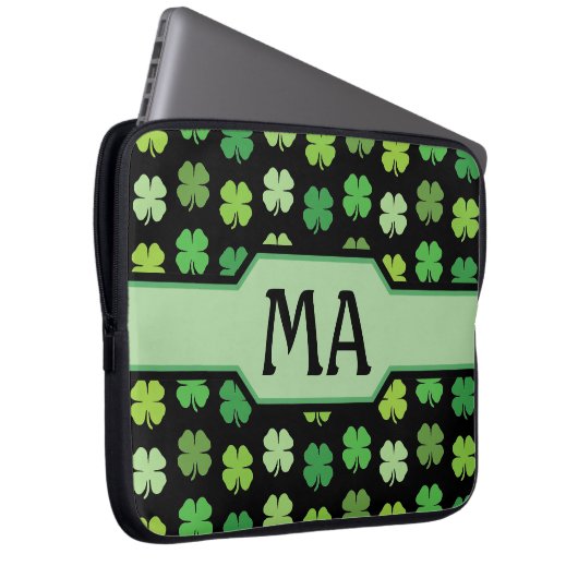 Grüne Kleeblätter mit Monogramm-Initialen Laptopschutzhülle (Vorne Rechts)