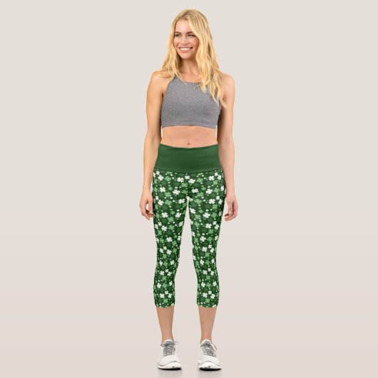 Grüne Kleeblätter, St. Patrick's Day Capri Leggings (Vorderseite)