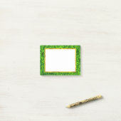 Grüne Kleidung mit IMITATEN Gold Foil Rahmen Post-it Klebezettel (Auf Schreibtisch)
