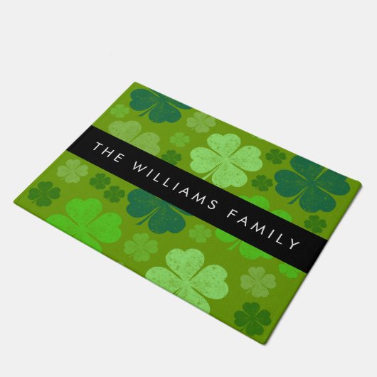 Grüne Knöchel, glückliche Knöpfe, Ihr Name Fußmatte (Schrägansicht)