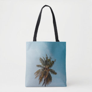 Grüne Kokosnuss unter blauem Himmel Tasche