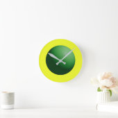 Grüne Kugel auf Gelb Runde Wanduhr (Zuhause)