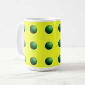 Grüne Kugeln auf Gelb Kaffeetasse (Vorderseite Links)