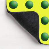 Grüne Kugeln auf Gelb Mousepad (Ecke)