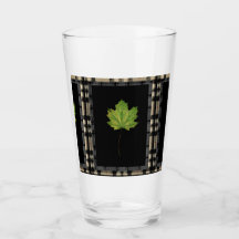 GRÜNE LEAF AUF SCHWARZ