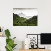 Grüne Lofoten Landschaft Poster (Heimbüro)