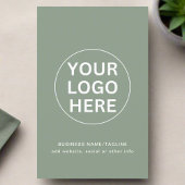 Grüne Logos und Text für Berufliche Unternehmen Flyer
