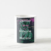 Grüne Löwe mit rosa Brille "Hakuna Matata" Kunst Kaffeetasse (Mittel)
