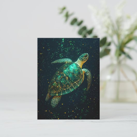Grüne Meeresschildkröte im dunklen Hintergrund Postkarte (Stehend Vorderseite)
