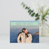 Grüne, moderne Ausschnitt Save the Date Postkarte (Stehend Vorderseite)