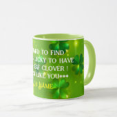 Grüne moderne St Patrick's Day Clover Collection Tasse (VorderseiteRechts)