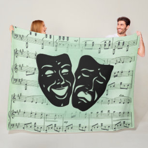 Grüne Musik und griechische Masken im Theater Fleecedecke