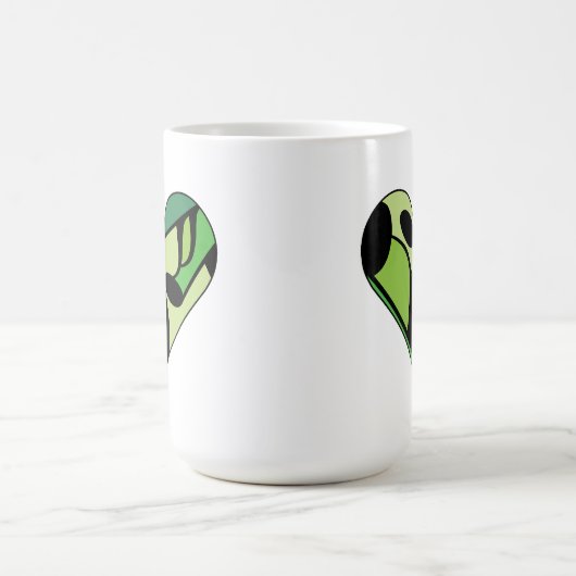 Grüne Musiknote Gemustertes Herz Tasse (Mittel)
