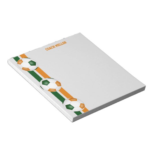 Grüne Orange Mannschaftsfarben Fußball-Coach kunde Notizblock (angewinkelt)
