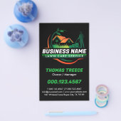 Grüne Orange Moderne Rasenpflege Landschaftsschutz Flyer (Einzeln)