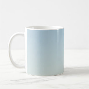 Grüne Palme unter weißem Himmel am Morgen Kaffeetasse