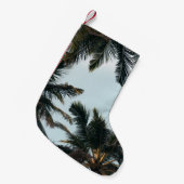 Grüne Palme unter weißem Himmel am Morgen Kleiner Weihnachtsstrumpf (Vorderansicht (hängend))