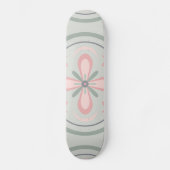 Grüne Pastell-Blumentapete Skateboard (Vorderseite)