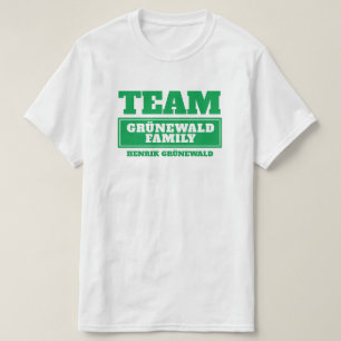 Grüne personalisierte Familie des Teams oder T-Shirt