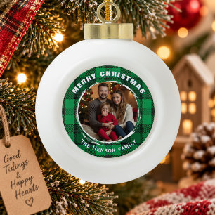 Grüne personalisierte Familienfoto-Karomuster Keramik Kugel-Ornament