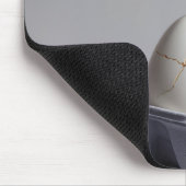 Grüne Pflanze, die aus einem weißen Ei wächst Mousepad (Ecke)