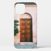 GRÜNE PFLANZE NEBEN BROWNEN HOLZTÜR Case-Mate iPhone HÜLLE (Rückseite)