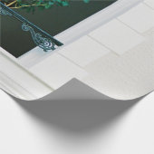 GRÜNE PFLANZE ÜBER DAS WEISSE FENSTER GESCHENKPAPIER (Ecke)