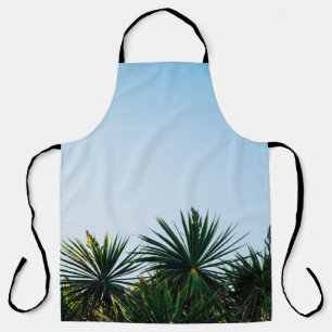 Grüne Pflanze unter freiem Himmel Schürze